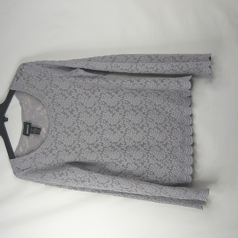 Women  Grey Lace Top Size: LT